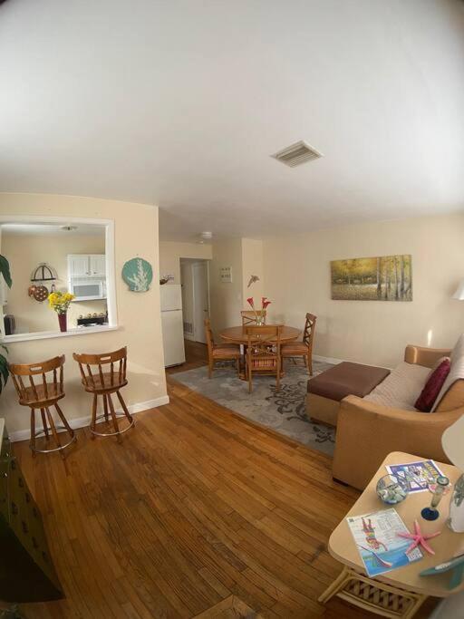 Private One-Bedroom 6 -Directly Across From Beach St. Pete Beach Bagian luar foto